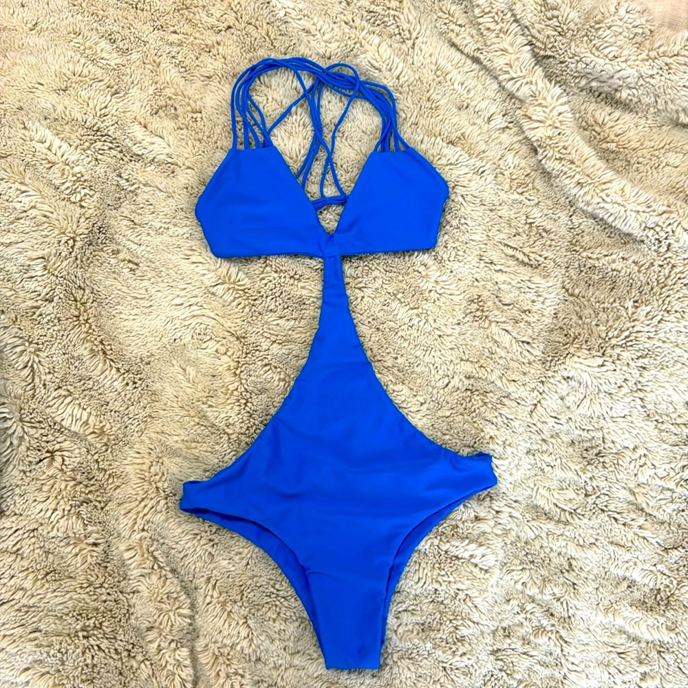 Cute one piece cut out!